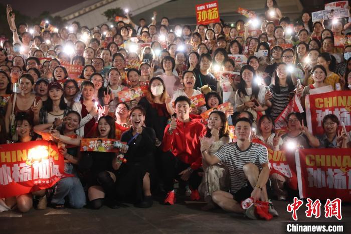 孙杨禁赛四年后首战夺金：从黑暗中爬出的泳坛