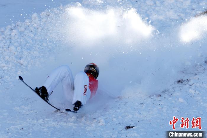徐梦桃失误无缘领奖台 孔凡钰夺金创冬运会纪录