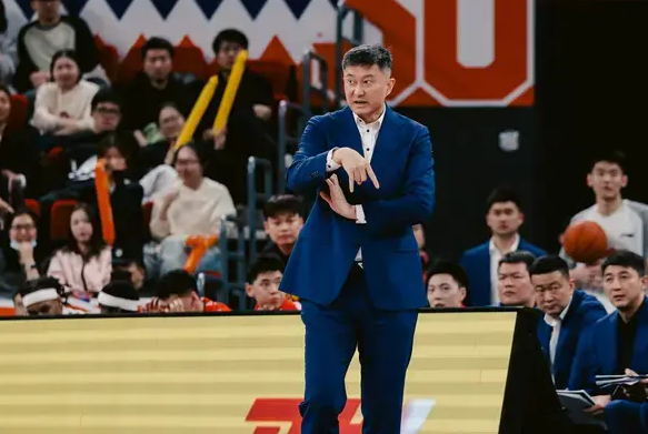 北京三连败遭遇吉林逆转 广东双线受挫引教练危