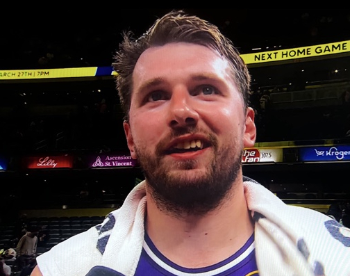 湖人客场力克步行者 东契奇砍43分力挺队友回归