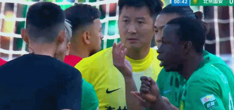 足协确认韩镕泽手球犯规黄牌判罚正确