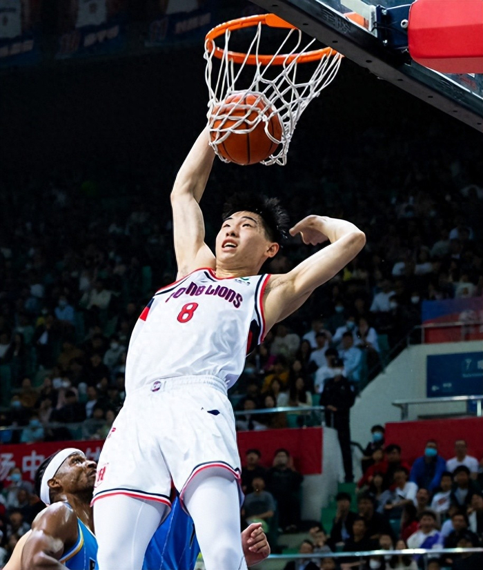 广东惨败福建崔永熙被血帽引热议 伤病影响成关