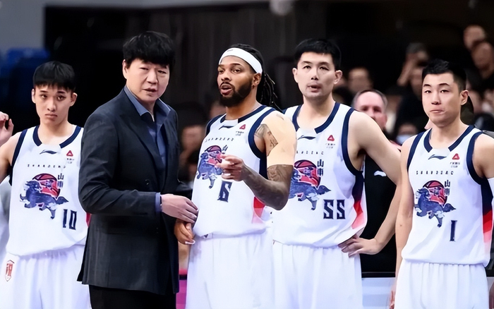 广东惨败福建崔永熙被血帽引热议 伤病影响成关